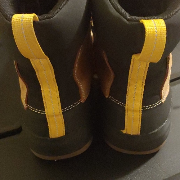 Clarks Men's waterproof boots - Picture 2 of 5